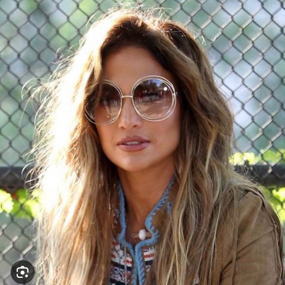Chloè Carlina Sunglasses Gold - Picture 16 of 16